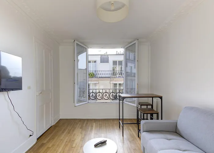 568 Dulong - Superbe Parisien * Paris