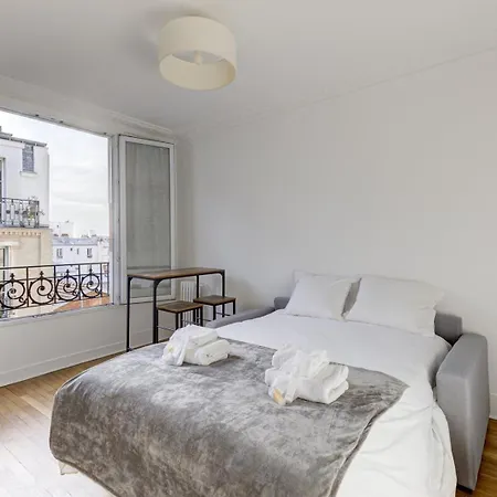 568 Dulong - Superbe Parisien パリ